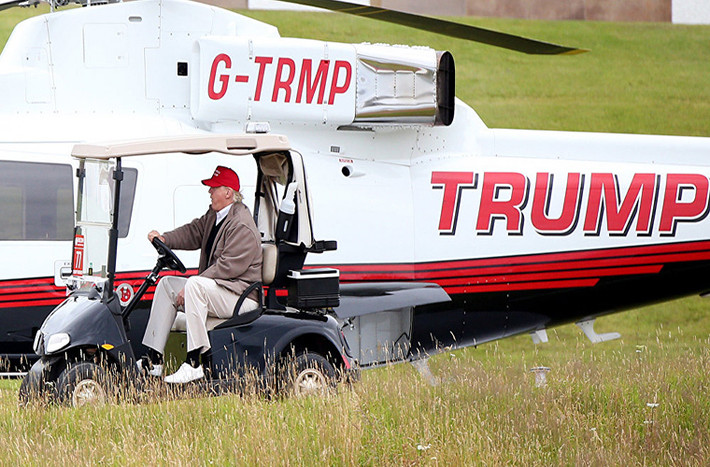 Trong đó, nhà lãnh đạo Mỹ dành phần lớn thời gian ở Câu lạc bộ golf tại Bedminster (New Jersey) và dinh thự Mar-a-Lago của gia đình ở Palm Beach, bang Flordia. Ảnh: AP.