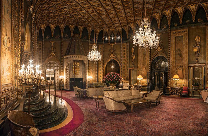 Mar-a-Lago Club là khu nghỉ dưỡng của gia đình ông Trump bên bãi biển với các phòng, căn hộ suite, spa và biệt thự trải rộng trên 20 hecta. Ảnh: Independent.