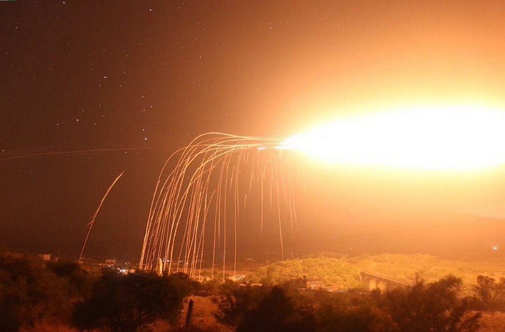 Theo Al Masdar News, cách đây vài ngày Quân đội Syria Tự do (FSA) đã tổ chức một cuộc đánh úp táo bạo nhằm vào lực lượng ủng hộ chính phủ Syria ở ngôi làng Zuliqat và chốt kiểm soát Zalin ở tỉnh Hama. Ảnh: AMN.