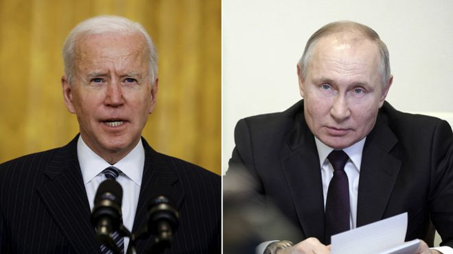 Trong cuộc trả lời phỏng vấn với ABC News hôm 17/3, Tổng thống Joe Biden cảnh báo Tổng thống Nga Vladimir Putin (phải) sẽ phải "trả giá" vì đã can thiệp vào cuộc bầu cử Mỹ. Ảnh: Reuters.