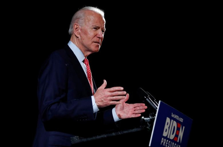 Không chỉ với Nga, chính quyền của Tổng thống Biden cùng lúc xung đột với cả Trung Quốc. Nhà lãnh đạo Mỹ chỉ trích Chủ tịch Trung Quốc Tập Cận Bình về vấn đề dân chủ và cảnh báo "nếu Mỹ không nhanh chóng đưa ra chính sách đối phó phù hợp với Trung Quốc, họ sẽ đánh bại chúng ta". Ảnh: Reuters.