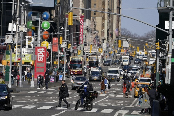 Đường phố đông đúc ở New York hôm 10/3.