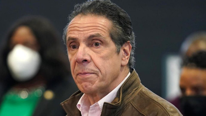 Anna Ruch, 33 tuổi, là người phụ nữ mới nhất tố Thống đốc New York Andrew Cuomo quấy rối tình dục. Trước đó, cựu cố vấn y tế Charlotte Bennett, 25 tuổi, và cựu trợ lý Lindsey Boylan, 36 tuổi, đã đưa ra những cáo buộc tương tự đối với ông Cuomo. Ảnh: Reuters.