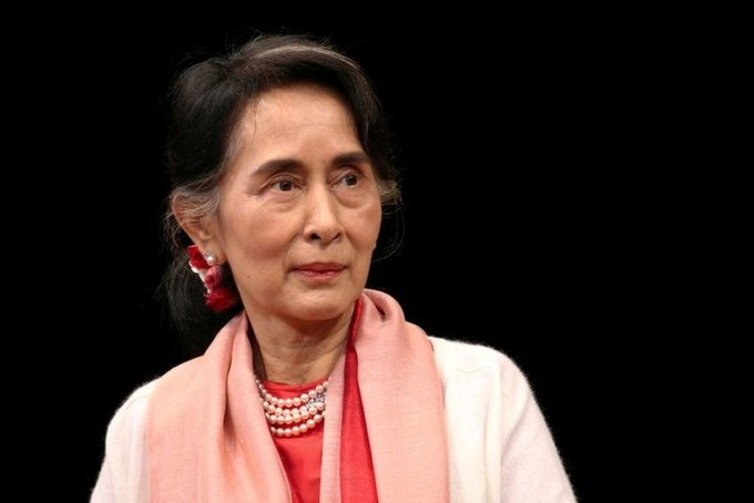 Tiếp đến, ngày 16/2, cảnh sát Myanmar cáo buộc bà San Suu Kyi thêm tội danh vi phạm Luật quản lý thảm họa quốc gia, vi phạm quy định phòng dịch COVID-19. Ảnh: Reuters.