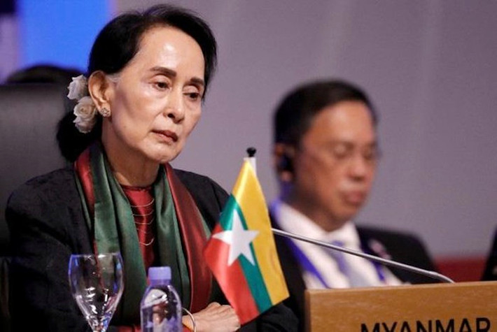 Với cáo buộc trên, nếu bị kết tội tham nhũng, bà San Suu Kyi có thể đối mặt án tù 15 năm và bị cấm tham gia chính trị. Ảnh: Reuters.