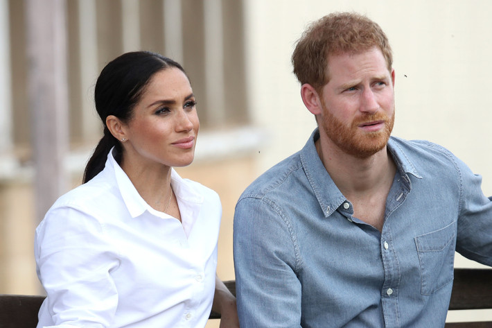 Một trong những câu chuyện mà Meghan cho rằng bị người trong cung điện rò rỉ một cách sai lệch là vụ chị dâu Kate Middleton đã uất ức đến bật khóc vì tranh cãi với Meghan về trang phục của phù dâu. Ảnh: UW.