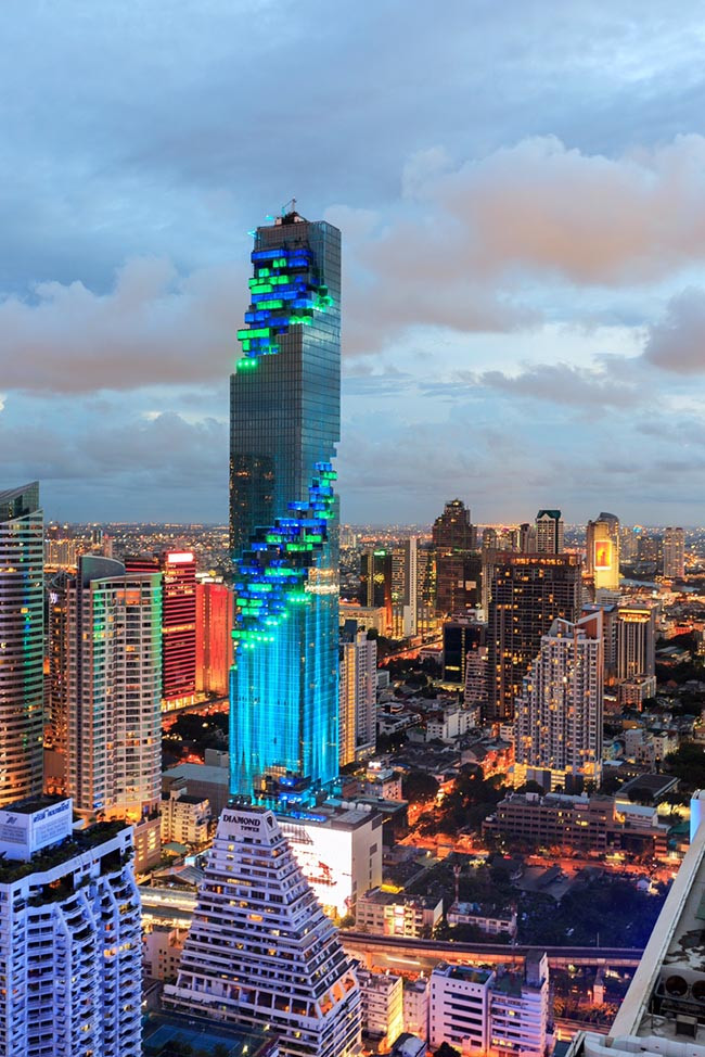 MahaNakhon nổi bật giữa những tòa nhà xung quanh ở thủ đô Bangkok. Ảnh: Bangkok.