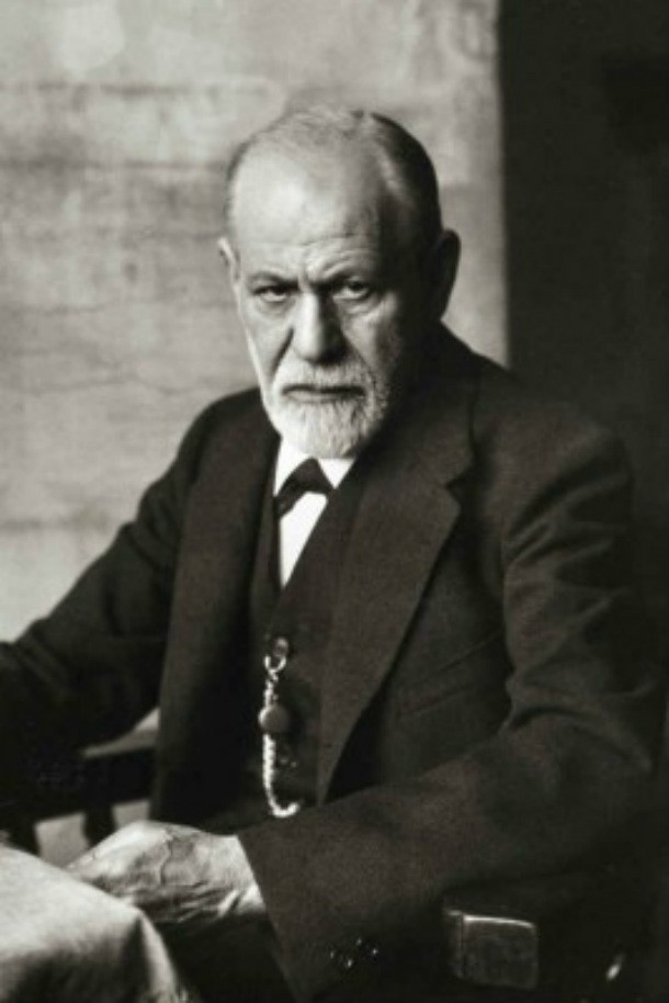 Sau khi thử cocaine vào năm 1884, bác sĩ Sigmund Freud đã đề nghị sử dụng loại chất gây nghiện này trong việc điều trị các chứng trầm cảm, nghiện rượu và nghiện morphine.