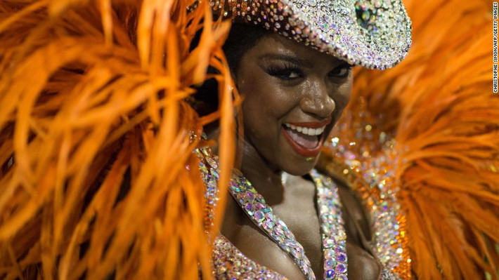 Brazil có hai lễ hội lớn vô cùng hoành tráng, đó là Carnival và lễ hội Reveillon đón năm mới.