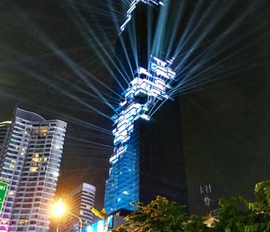 Bên trong tòa nhà cao nhất Thái Lan này có cả khách sạn, nhà hàng, quán bar... Ảnh: Instagram.