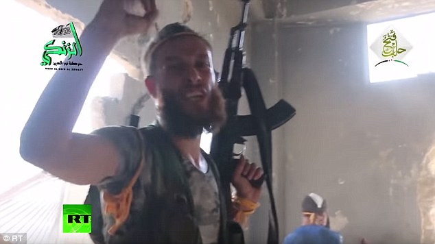 Cuộc chiến tại Aleppo được cho là đã khiến ít nhất 130 dân thường và 700 binh sĩ Syria thiệt mạng kể từ cuối tháng 7 vừa qua. Nhiều bệnh viện, phòng khám cùng các hệ thống năng lượng, nước trong thành phố cũng bị phá hủy.