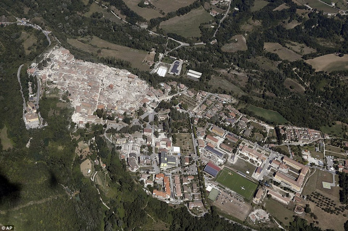 Trận động đất mạnh 6,2 độ richter ở Italy có tâm chấn nằm sâu 10 km dưới mặt đất. Người dân ở thủ đô Rome cũng có thể cảm nhận được cơn địa chấn này.
