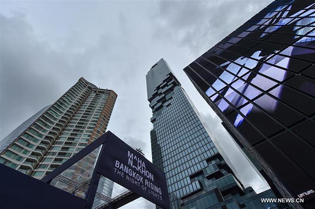 Bên ngoài tòa nhà chọc trời MahaNakhon. Ảnh: THX.
