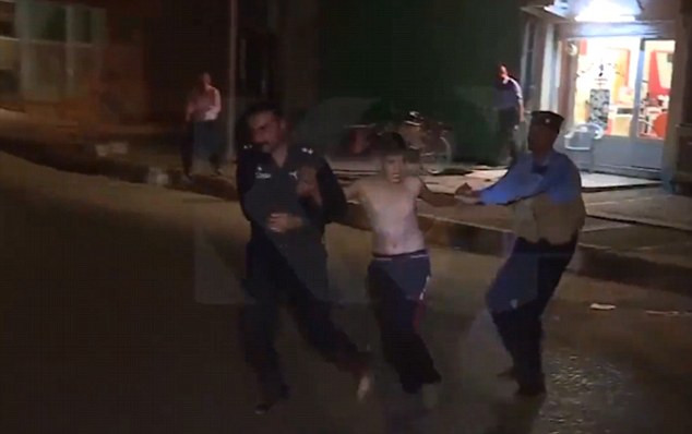 Trước đó vài giờ, hai kẻ đánh bom tự sát khác tại Kirkuk cũng đã bị bắt giữ.