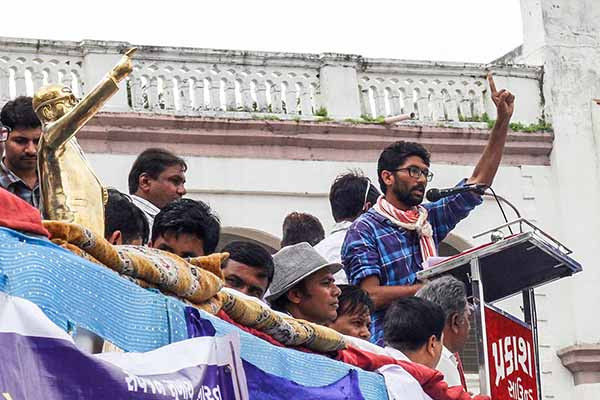 Jignesh Mevani tuyên bố chính quyền sẽ có thời hạn 30 ngày để thực hiện những đề nghị của người dân Dalit.