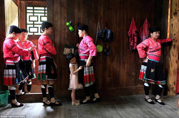 Những người phụ nữ dân tộc Dao.