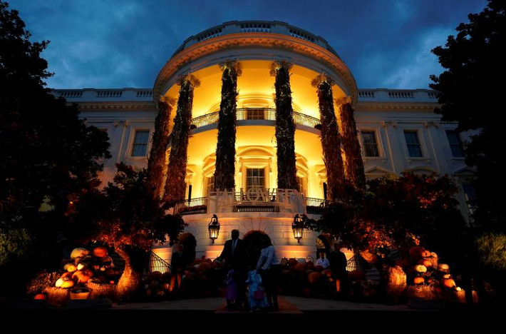 Khung cảnh “ma mị” trong dịp Halloween ở Nhà Trắng.