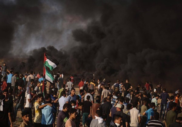 Đông đảo người dân Palestine tập trung biểu tình hôm 12/10. Ảnh: Reuters.