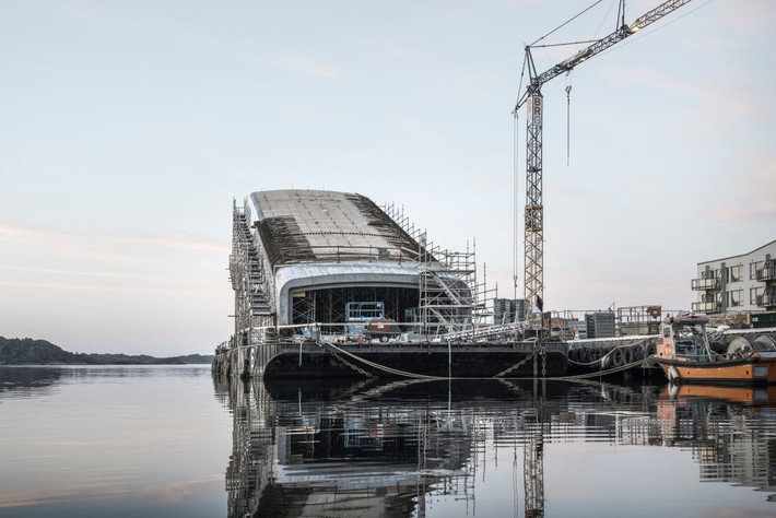 Nhà hàng dưới nước Under, tọa lạc tại thị trấn nhỏ Baly nhìn ra eo biển Skagerrak, vẫn đang trong quá trình hoàn thiện.