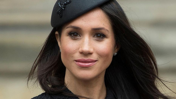 Theo Mirror, Thái tử Charles gọi Meghan là “Tungsten”, một thứ kim loại được biết đến với độ cứng và không thể bẻ cong được, cũng giống như tính cách cứng cỏi và ý chí kiên cường của con dâu ông. Ảnh: Fox News. Mời độc giả xem thêm video: Nữ hoàng Elizabeth II chính thức kỷ niệm sinh nhật lần thứ 90 (Nguồn: VTC14)
