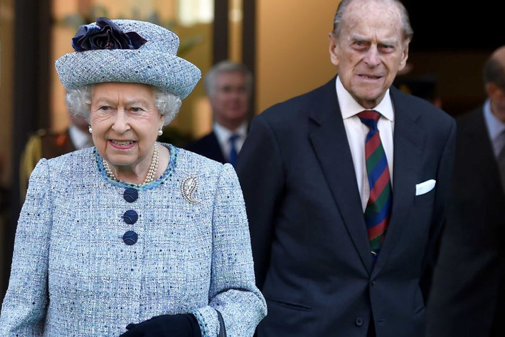 Trong đó, Hoàng thân Philip thường gọi vợ mình là Lilibet, một cách chơi chữ từ cái tên Elizabeth của bà. Ông được cho là cũng sử dụng biệt danh đặc biệt là “Sausage” (Xúc xích) khi gọi Nữ hoàng. Ảnh: ABC.
