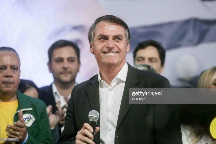 Tân Tổng thống Bolsonaro từng theo học tại Học viện quân sự Academia Militar das Agulhas Negras của Brazil. Sau khi tốt nghiệp năm 1977, ông Bolsonaro có thời gian ngắn làm việc trong đơn vị nhảy dù của quân đội nước này. Ảnh: Getty.