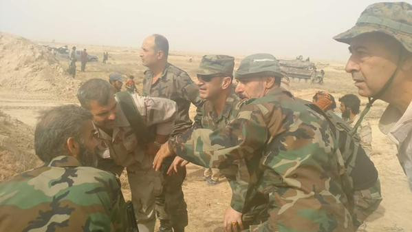 “Quân đội Syria, do Sư đoàn 4 dẫn đầu, đã bắt đầu tấn công các căn cứ của nhóm IS tại khu Qasr Sheikh Hussein ở vùng núi chiến lược Al-Safa”, AMN đưa tin. Ảnh: AMN.
