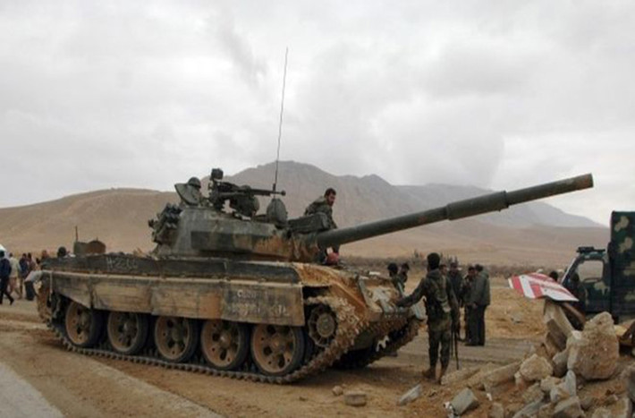 “Các đơn vị pháo binh Syria, được triển khai tại ngôi làng al-Masasana ở Bắc Hama, đã nã pháo vào nhóm khủng bố gần thị trấn Latamina, gây tổn thất nặng cho bọn chúng”, FNA đưa tin. Ảnh: BBC.