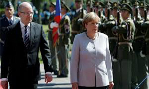 Năm 1989, sau khi Bức tường Berlin sụp đổ, bà Merkel tham gia phong trào dân chủ, gia nhập Đảng Demokratischer Aufbruch mới thành lập. Ảnh: DNA India.