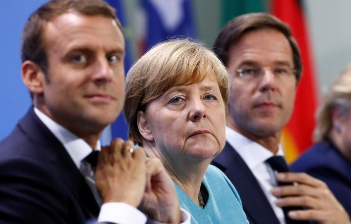 Năm 1994, bà Merkel được bổ nhiệm làm Bộ trưởng Môi trường và An toàn Lò Phản ứng Hạt nhân. Ảnh: Reuters.