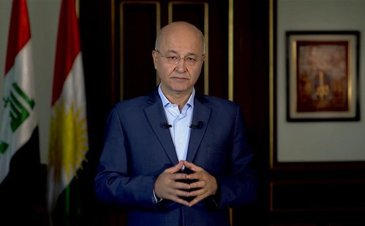 Tân Tổng thống Barham Salih đã tốt nghiệp trường Đại học Cardiff vào năm 1983 với tấm bằng cử nhân ngành Kỹ thuật và Xây dựng. Sau đó, ông lấy bằng tiến sĩ về Ứng dụng Thống kê và Máy tính từ trường Đại học Liverpool vào năm 1987. Ảnh: Rudaw.