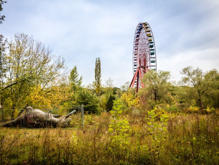 Công viên giải trí Spreepark ở Berlin (Đức) được xây dựng vào năm 1969. Nó bị đóng cửa vào năm 2002 và hiện nay bị thiên nhiên “xâm chiếm”.