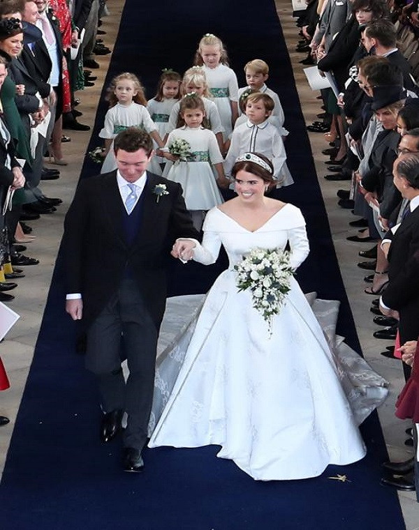 Được biết, Công chúa Eugenie là con gái của Hoàng tử Andrew, Công tước xứ York - người con thứ 3 của Nữ hoàng Anh Elizabeth II. Cô đứng ở vị trí thứ 9 trong danh sách thừa kế ngai vàng.