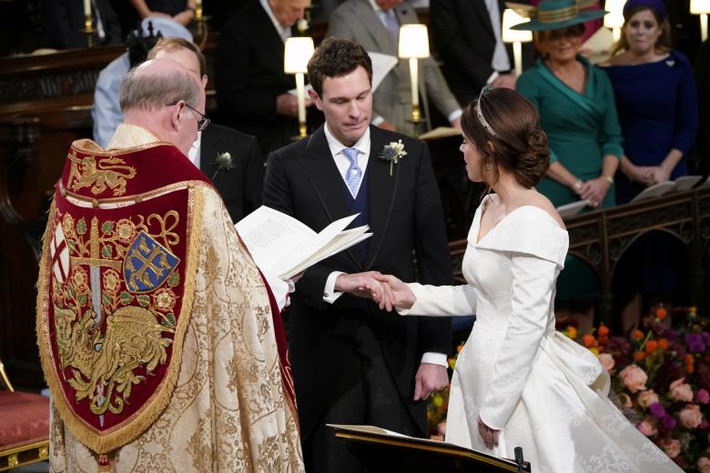 Đám cưới của Công chúa Eugenie được tổ chức tại thánh đường St.George, nơi diễn ra hôn lễ của Hoàng tử Harry 5 tháng trước.