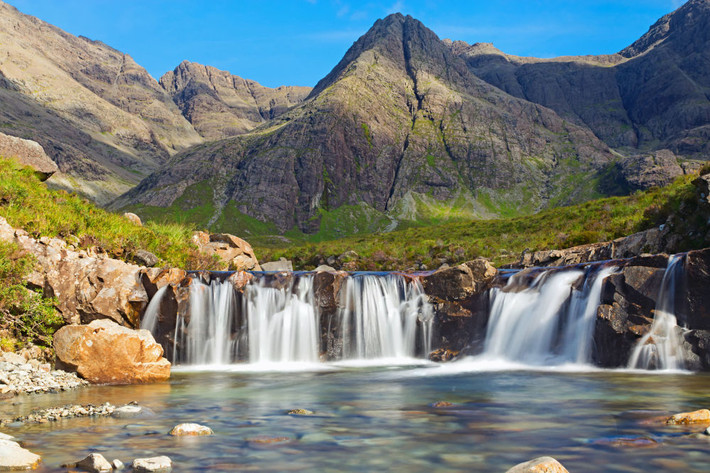 Thác nước Fairy Pools tuyệt đẹp trên đảo Skye, Scotland.