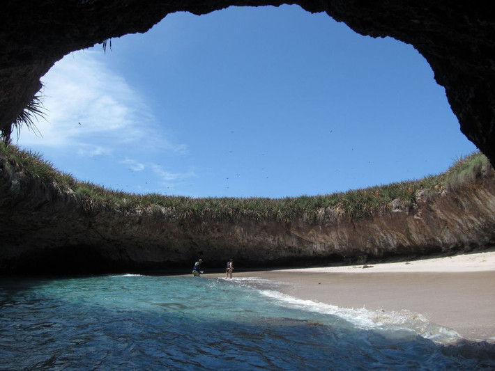 Bãi biển trên đảo Marietta, Mexico.