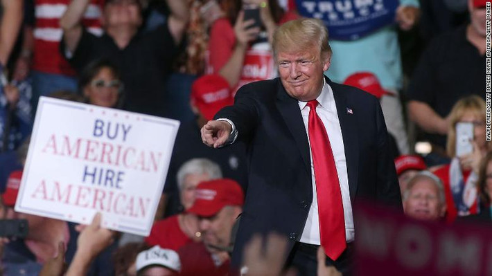 Một quan chức Nhà Trắng cho biết 6 ngày trước khi cuộc bầu cử diễn ra, Tổng thống Trump sẽ tham dự 11 cuộc vận động bầu cử với khẩu hiệu “Đưa nước Mỹ vĩ đại trở lại” ở 8 bang của nước Mỹ. Ảnh: Getty.