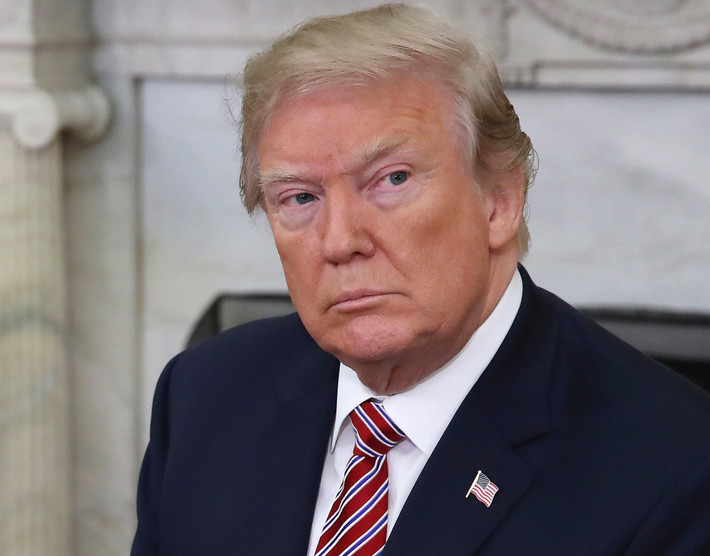 Ngày 1/6/2017, ông Donald Trump tuyên bố nước Mỹ rút ra khỏi Hiệp định Paris về biến đổi khí hậu, chấm dứt tất cả sự tham gia liên quan đến Hiệp định Paris năm 2015 về việc giảm thiểu biến đổi khí hậu. Ảnh: Chicago Tribune.