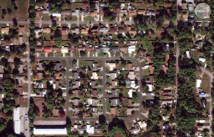 Trong ảnh là khu Ivy Road Estates đông đúc dân cư ở thành phố Panama, Florida, ngày 17/11/2017.