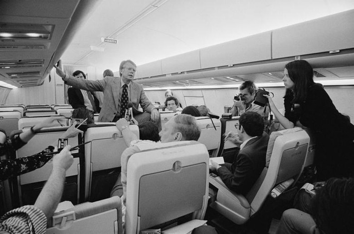 Ông Jimmy Carter, khi đó là Thống đốc, tổ chức một buổi họp báo ngay trên máy bay của mình trong chuyến đi vận động tranh cử ngày 11/9/1976.