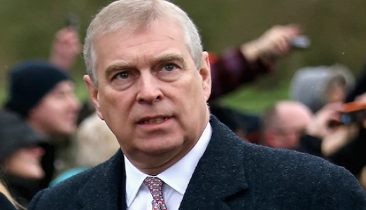 Hoàng tử Andrew, sinh ngày 19/2/1960, là con trai thứ hai của Nữ hoàng Elizabeth II và Hoàng thân Philip. Ông làm việc trong chính phủ Anh và hiện xếp thứ 8 trong danh sách kế vị ngai vàng. Ảnh: Telegraph.