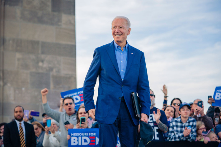Hãng Reuters dẫn thông tin do trợ lý hàng đầu của ông Biden cung cấp ngày 16/11 cho hay, trong tuần này, các cố vấn khoa học của ông Biden sẽ gặp gỡ vào trao đổi với các công ty dược phẩm đang phát triển vắc xin ngừa COVID-19 để chuẩn bị cho công tác tiêm chủng rộng rãi trong nước. Ảnh: VF.