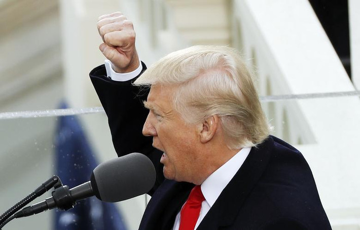 Sau khi tuyên thệ nhậm chức, Tổng thống Trump đã có bài phát biểu dài 20 phút, tập trung vào các vấn đề mà ông cam kết trong suốt chiến dịch vận động tranh cử.