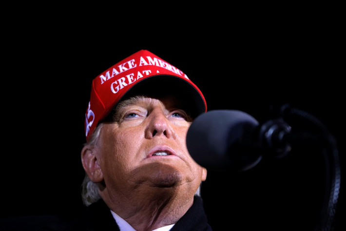 Theo phóng viên Nhà Trắng Josh Wingrove, Tổng thống Trump đã kết thúc sự kiện cuối cùng trong chiến dịch tranh cử năm 2020 ở thành phố Grand Rapids, bang Michigan, vào 1h13 (giờ Mỹ) ngày 3/11.