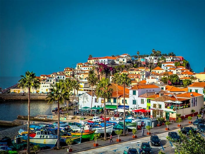 Funchal, thành phố lớn nhất Madeira, rất xinh đẹp.