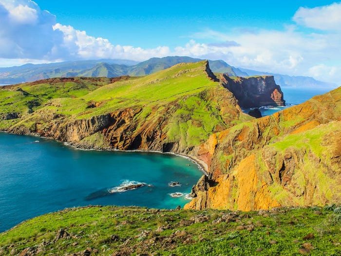 Phong cảnh thiên nhiên ở quần đảo Madeira tuyệt đẹp không khác gì chốn thiên đường.