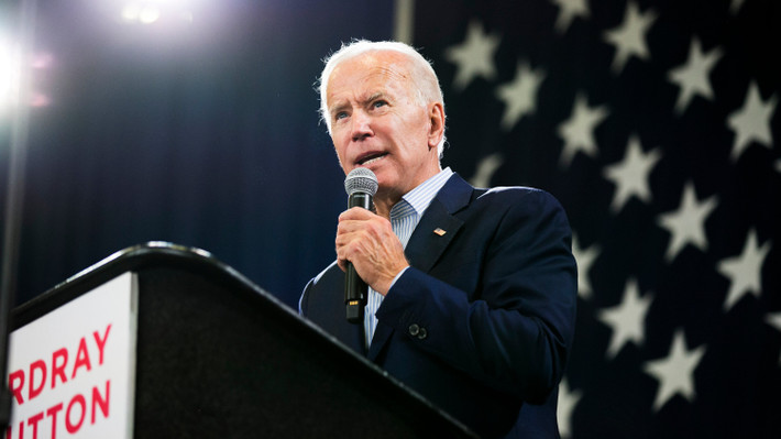 Năm 1973, ông Biden giành chiến thắng trong cuộc bầu cử vào Thượng viện Mỹ và trở thành Thượng nghị sĩ ở tuổi 30. Ông là Thượng nghĩ sĩ trẻ thứ 6 trong lịch sử nước Mỹ. Ông là Chủ tịch của Ủy ban Đối ngoại Thượng viện Mỹ trong nhiệm kỳ từ ngày 3/1/2001-20/1/2001, từ tháng 6/2001 đến tháng 1/2003, và từ tháng 1/2007 đến tháng 1/2009. Ảnh: NY Times.