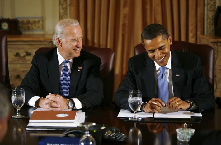 Ngày 4/11/2008, ông Barack Obama đắc cử Tổng thống và Biden trở thành Phó Tổng thống Mỹ cho đến tháng 1/2017. Ảnh: Reuters.