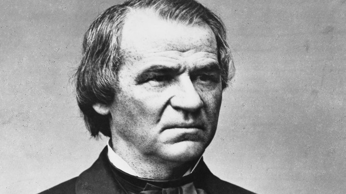 Bất chấp chiến thắng trong cuộc bầu cử của Ulysses S. Grant, Johnson đã từ chối tham dự lễ nhậm chức của người tiền nhiệm vào ngày 4/3/1869. Thay vào đó, ông Johnson vẫn ở Nhà Trắng để ký luật. Ảnh: CNN.