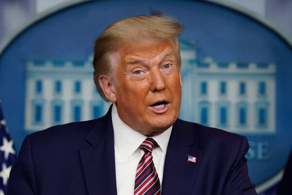 Trung bình thăm dò ở Iowa ghi nhận ông Trump tăng 2 điểm phần trăm. Nếu thăm dò ở Iowa phản ánh chính xác, Tổng thống Trump đang ở vị trí tốt hơn nhiều so với đánh giá hiện tại và cuộc đua trong ngày bầu cử Mỹ 3/11 sẽ trở nên sít sao hơn đáng kể so với dự đoán. Ảnh: NYT.